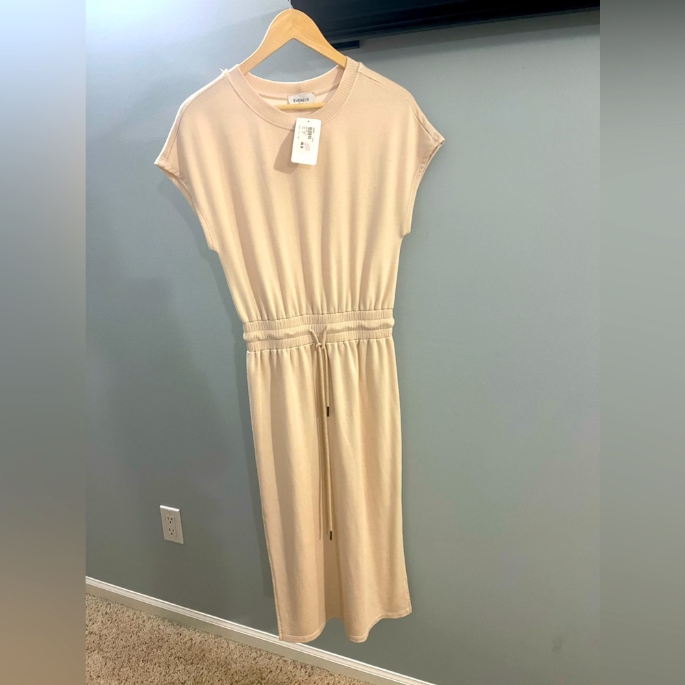 Evereve xs capped sleeved long dress